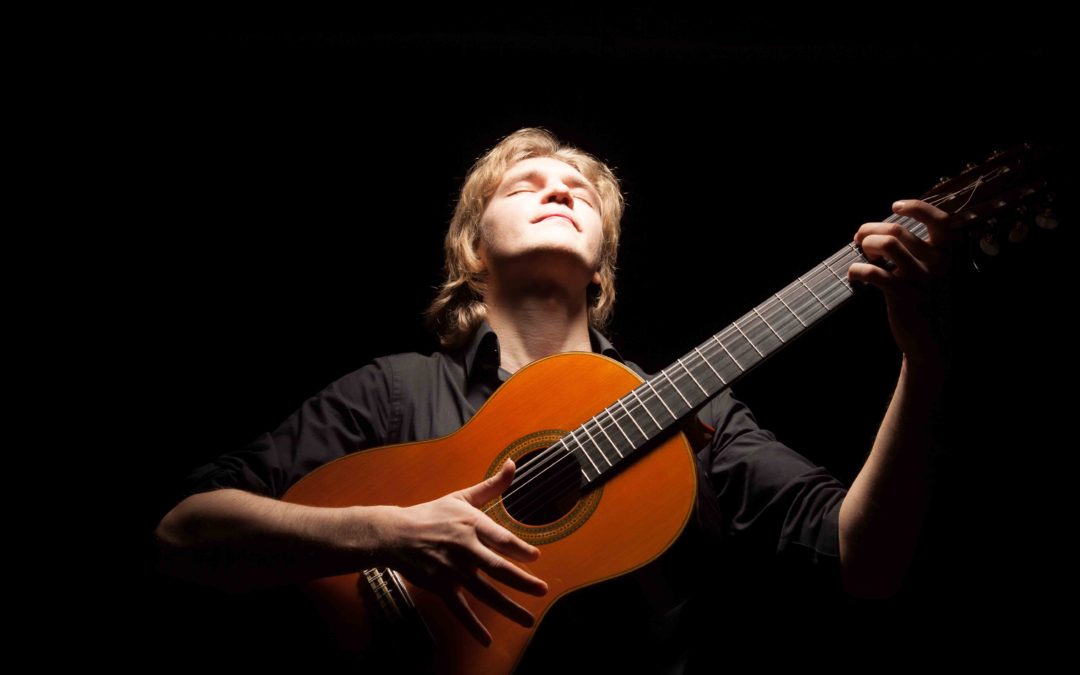 Foto del ganador del VII Concurso Internacional de Guitarra Clásica "Ángel G. Piñero"